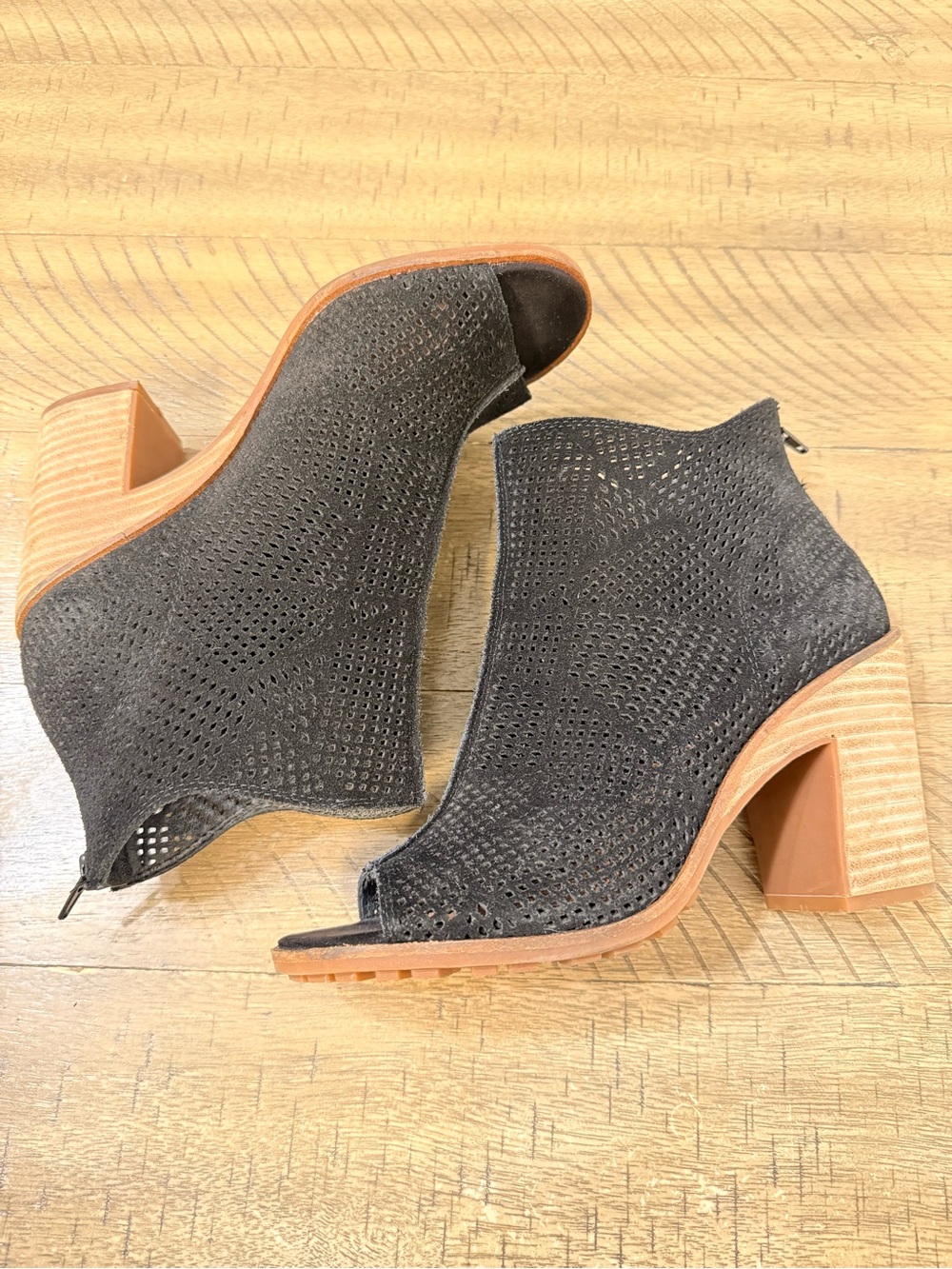 Lucky Brand Larise Black Suede Peep Toe Booties Size 8
